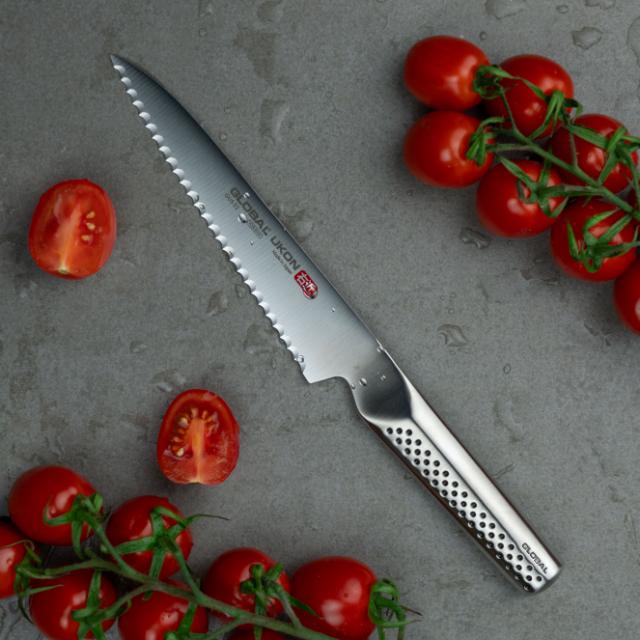 Universalkniv savtakket 15 cm