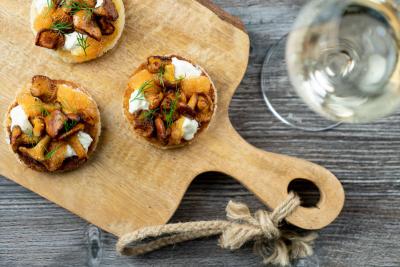 Toast med kantareller & stenbiderrogn